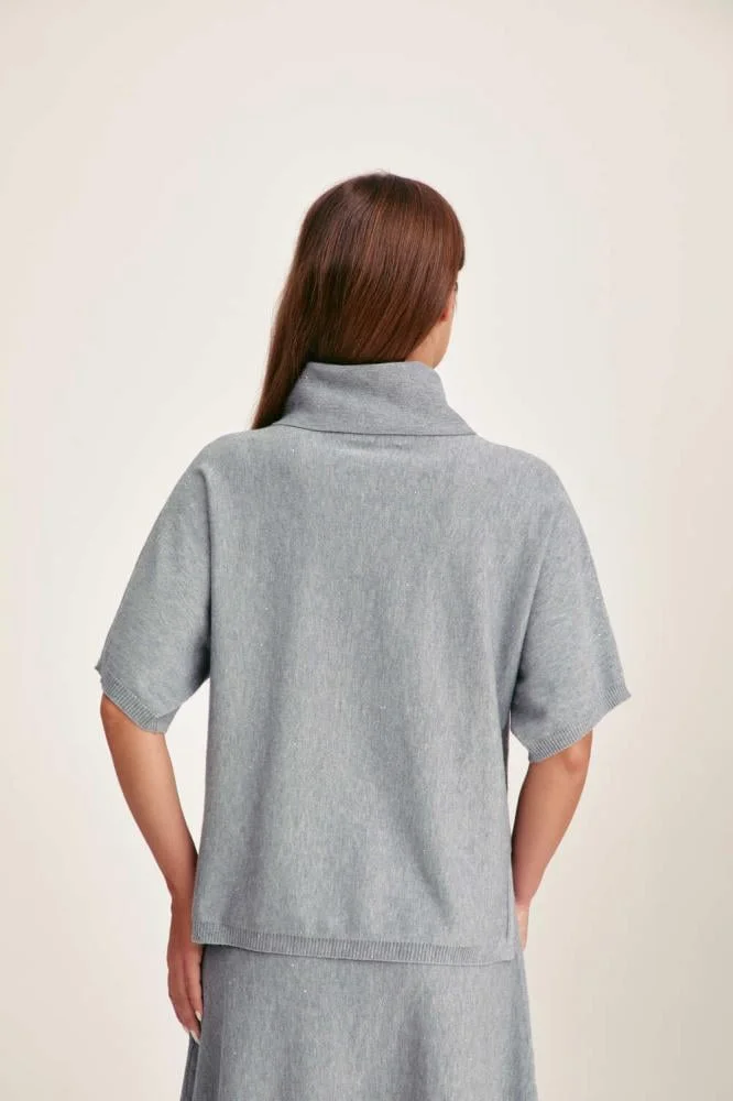 Tenda Wide Blouse with a High Neck Grey