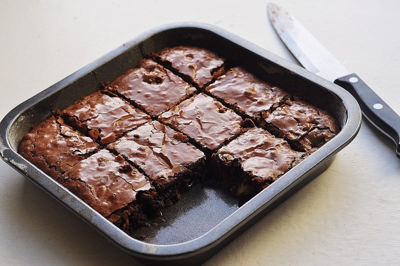 Maghya Carbon Steel Square Brownie Pan for Baking - 9 inch Non-Stick Cake Tin, Heavy Gauge Baking Tray with Even Heat Distribution for OTG & Microwave Oven, Dishwasher Safe - Image 5