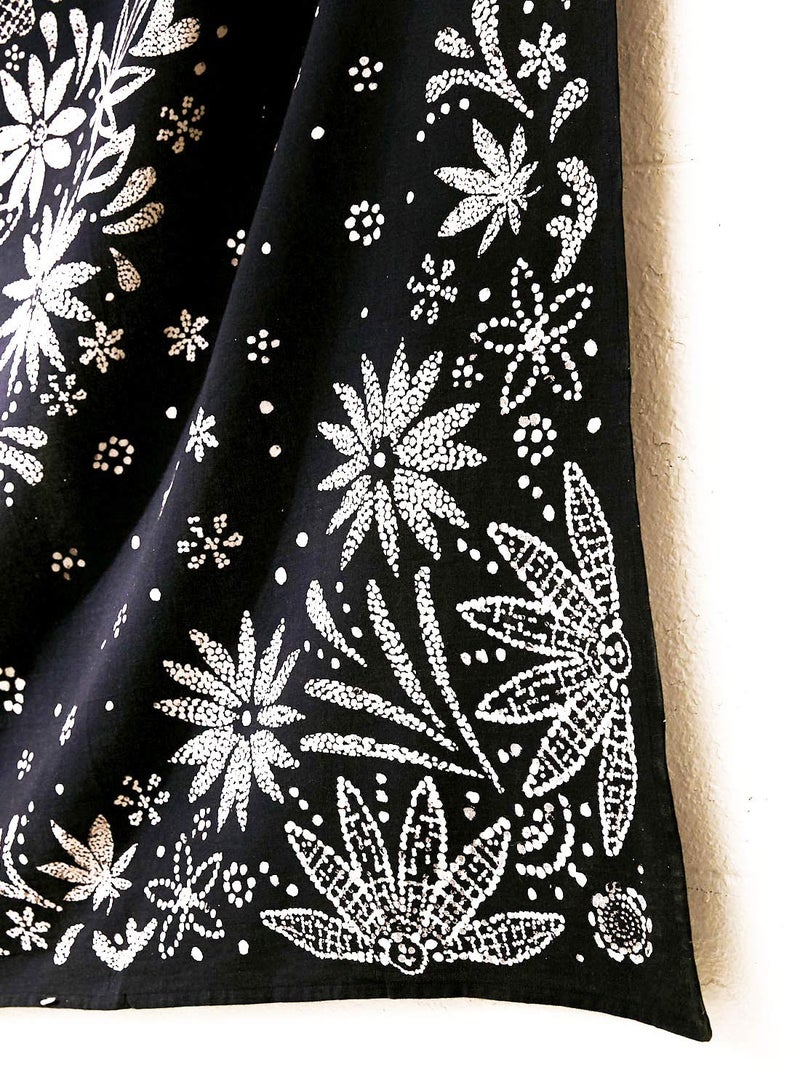 Neasow Bohemian Tapestry Wall Hanging, Black and White Floral Tapestry with Dotted Daisy Medallion Print Bedroom Boho Hippie Home Decor 36Ã—48 inch - Image 5