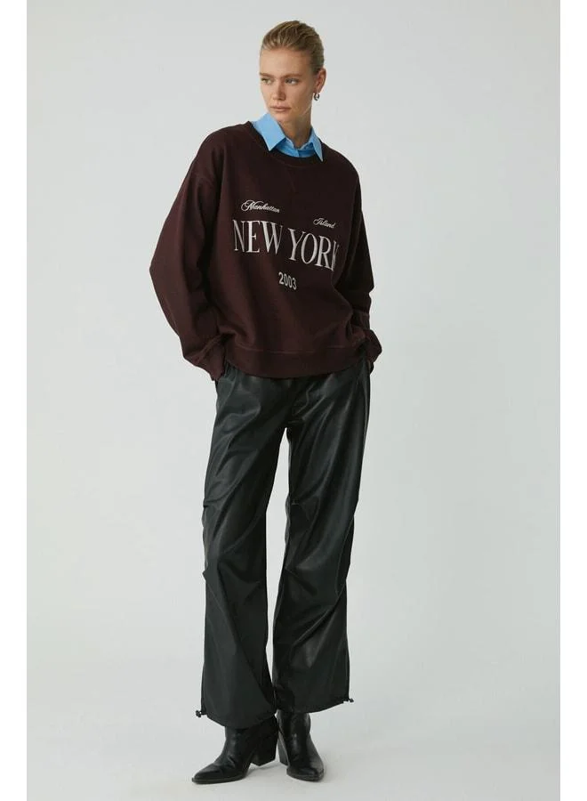 Ethiquet Petrabb Women's Soft Comfort Front-Embroidered Knit Burgundy Plus-Size Sweatshirt.