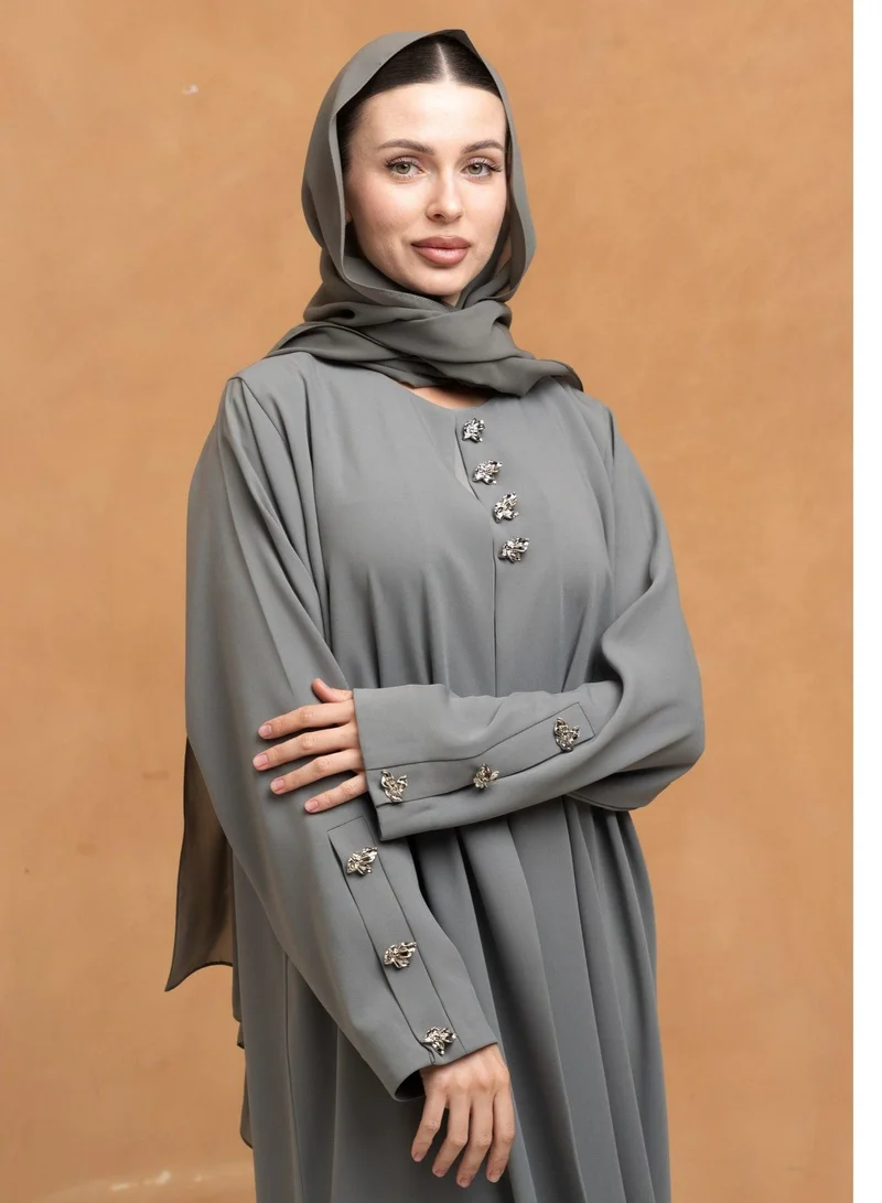 ميم باي ماريا عباية مفتوحة من الأمام