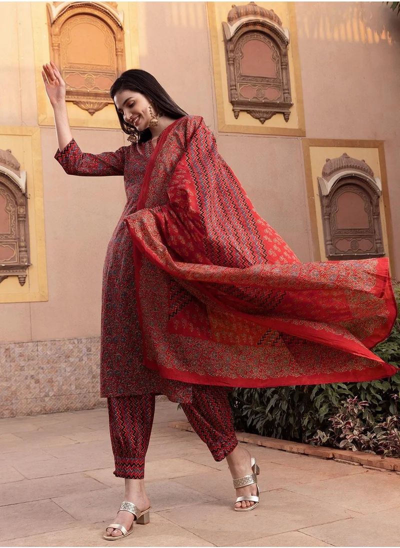 ISHIN Women Multi cotton Kurta set with Dupatta