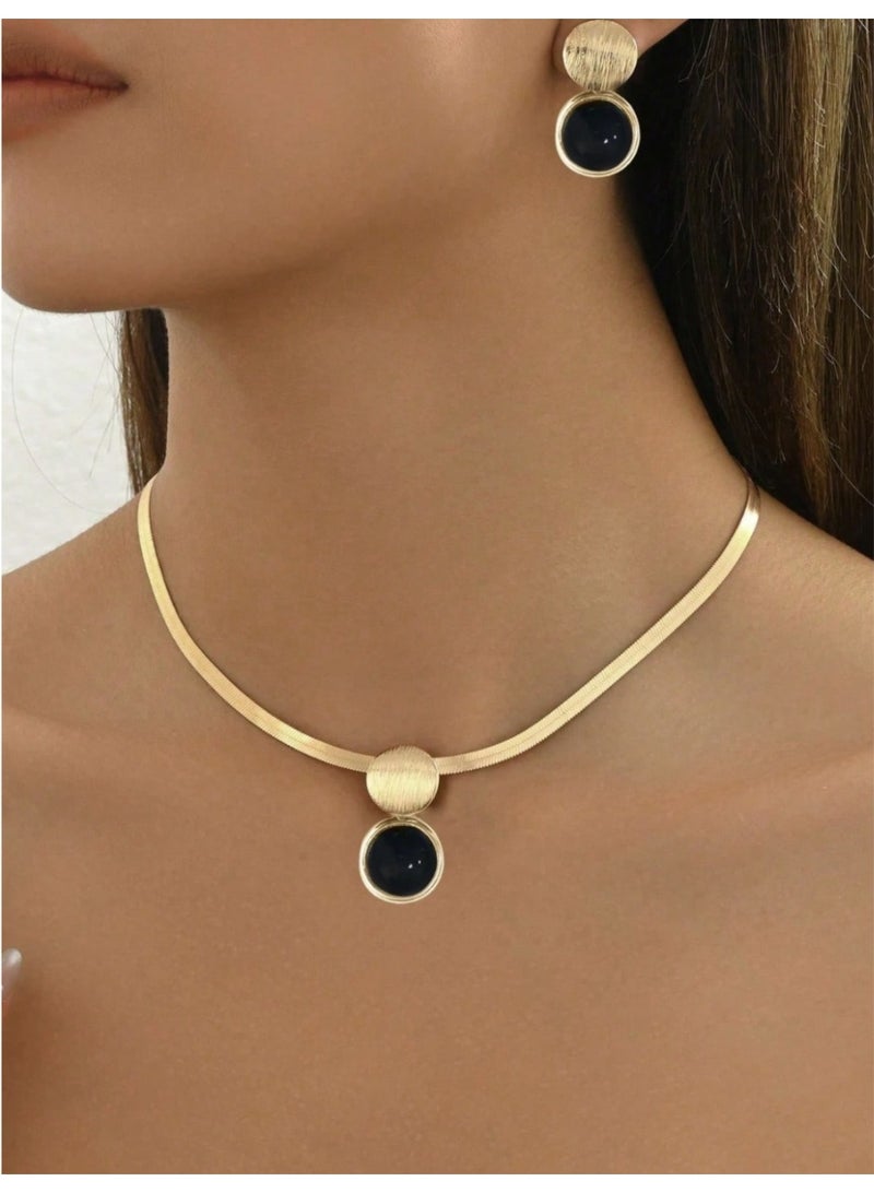 veya A luxurious Three-Biece Gold Set – Necklace And Heart And Circle-Shaped Earrings. - Image 3