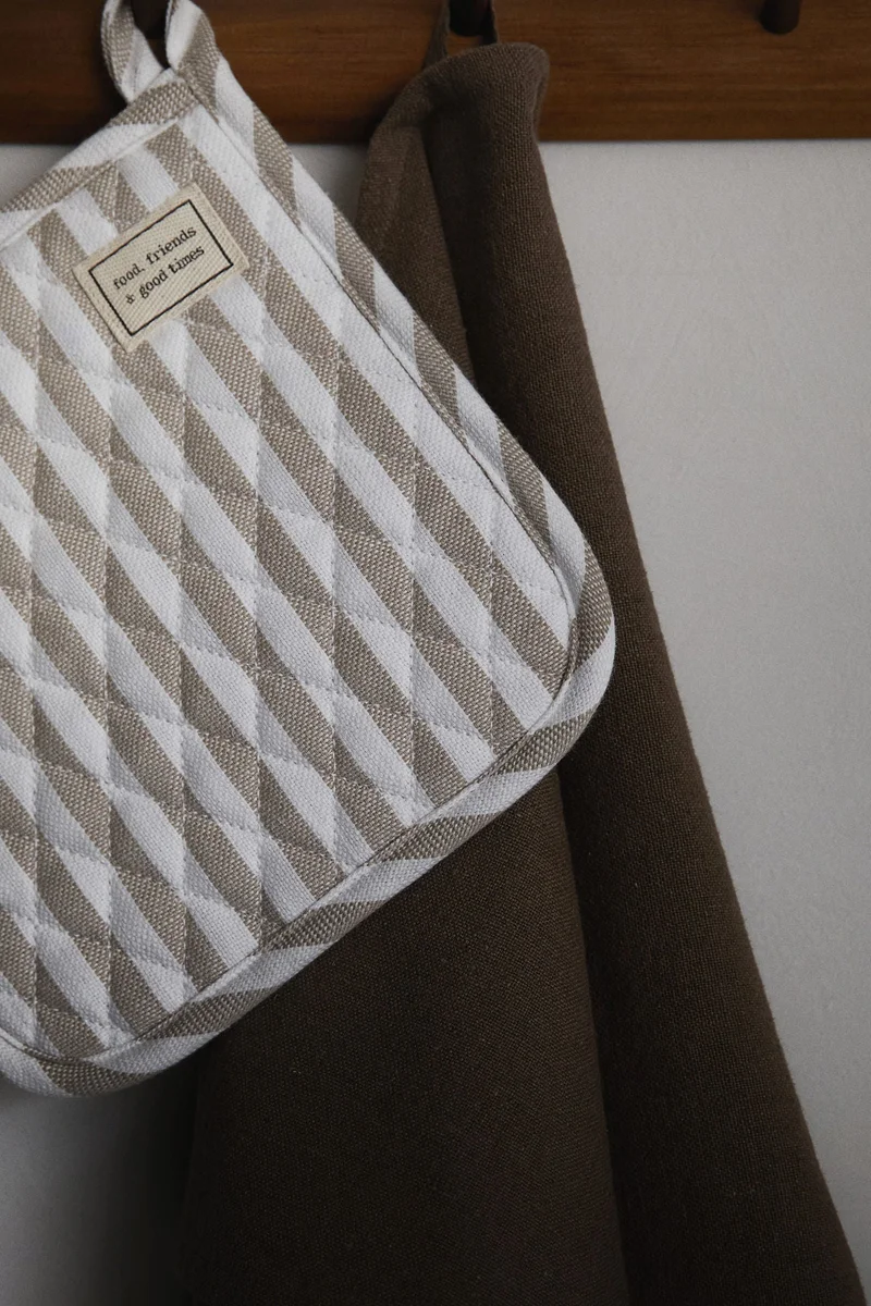 H&M 2-pack linen-blend pot holders