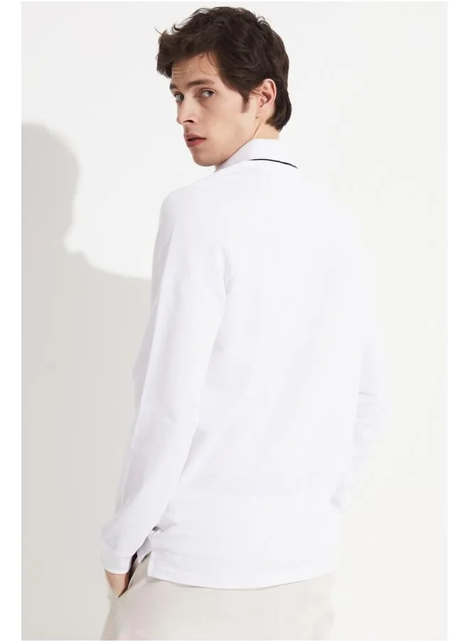 جون June Exclusive Men Textured Neck Sweatshirt White