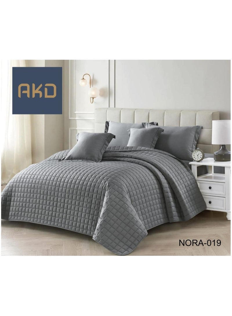 AKD Compressed two-piece comforter set, 6 plain pieces with light filling, quilt size 220 * 240 cm 