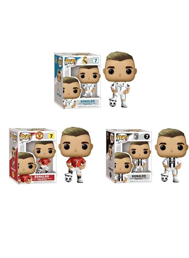 عام مجموعة من ثلاث قطع أواني نموذج لاعب كرة قدم أسطورة كريستيانو رونالدو البرتغالي، رقم 7، يمثل مراحل حياته الرياضية مع ليفربول تشيلسي / مانشستر يونايتد / ريال مدريد / برشلوني. مناسبة للهواة والأصدقاء كهدايا مجموعة نادرة من المميزات عالية الجودة.