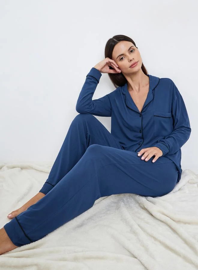 ستايلي طقم بيجاما بقميص بأزرار وتفصيلة بايبينغ من المودال