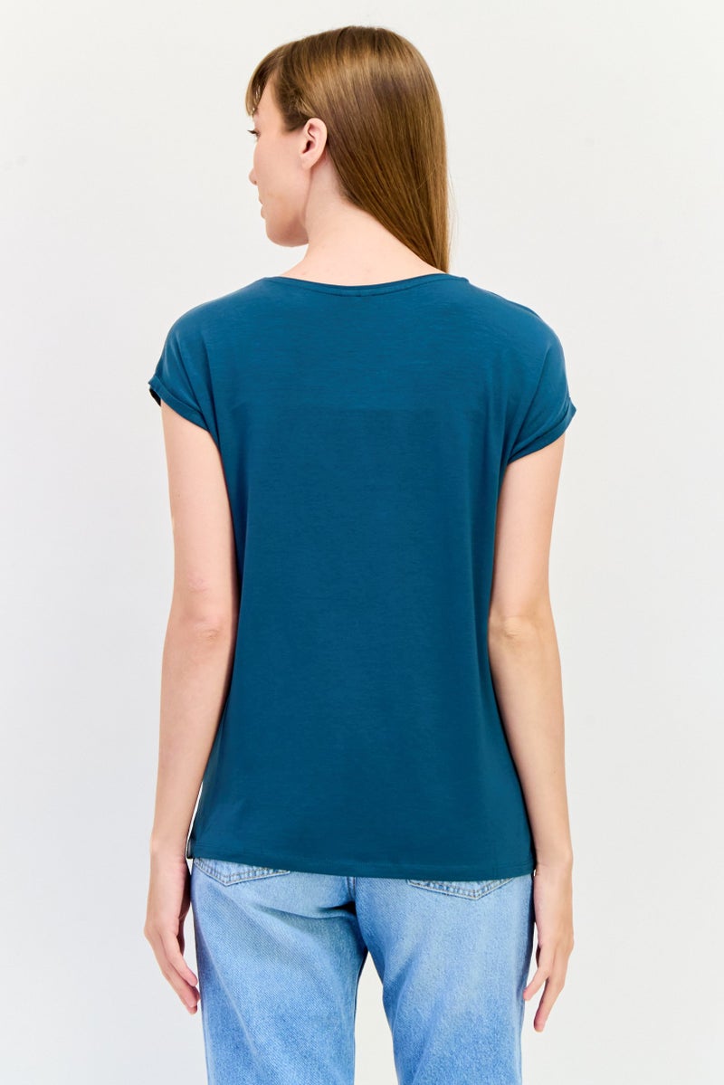 VERO MODA تي شيرت نسائي بياقة دائرية بأكمام قصيرة بلون أخضر مائل إلى الأزرق - Image 2