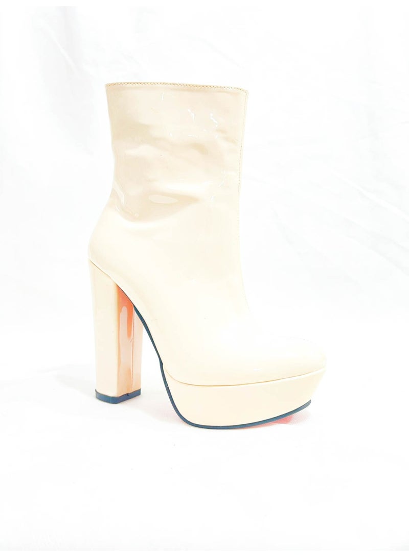 Fashionable Boot For Women