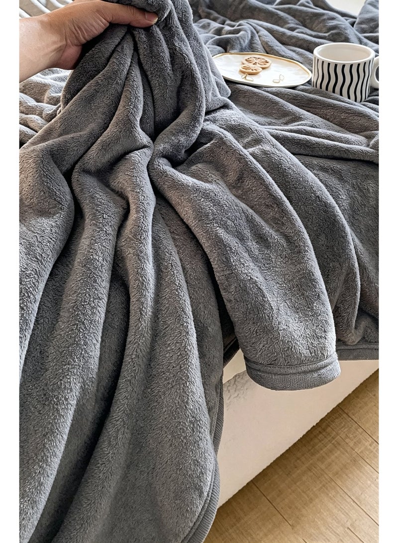 Thickened Flannel Warm Blanket 100% Polyester (150x200cm) - Anti-Static Double-Sided Design for Sofa, Napping, Car & Bedding - Image 4