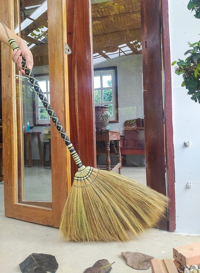 AW BROOMS مكنسة من العشب الطبيعي للاستخدام الداخلي والخارجي، مكنسة نايلون منسوجة مطرزة بتصميم عتيق، مكنسة مصنوعة يدوياً، هدية مثالية لمنزل جديد، مقبض من عصا الخيزران (أسود) - Image 5