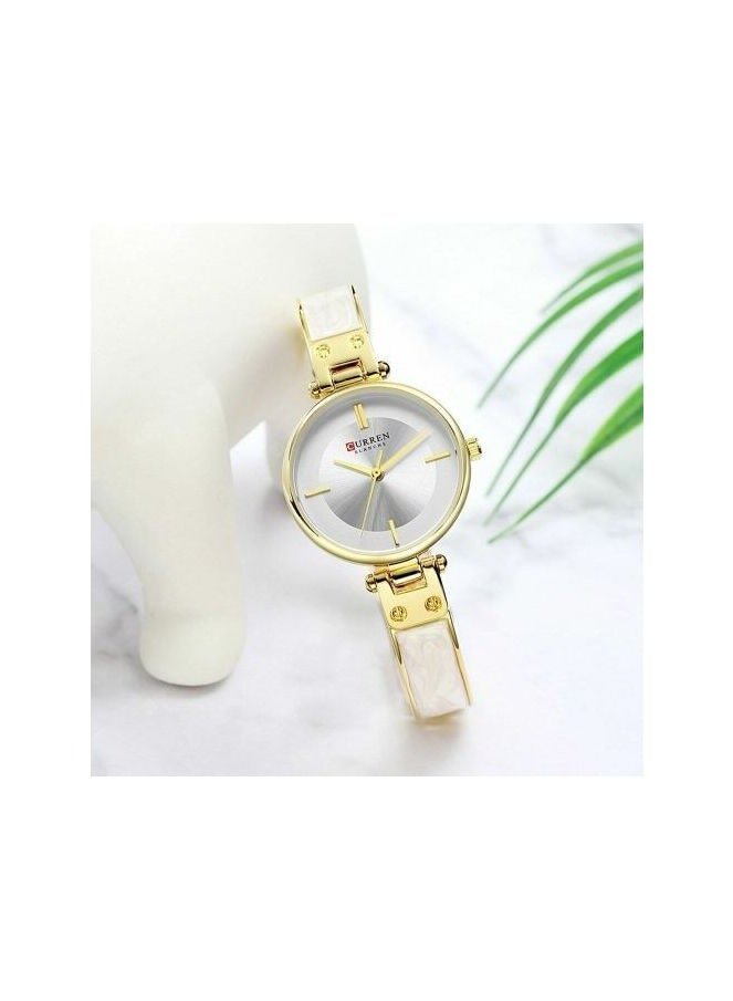 CURREN Women's Analog Round Shape Stainless Steel Wrist Watch - Image 4