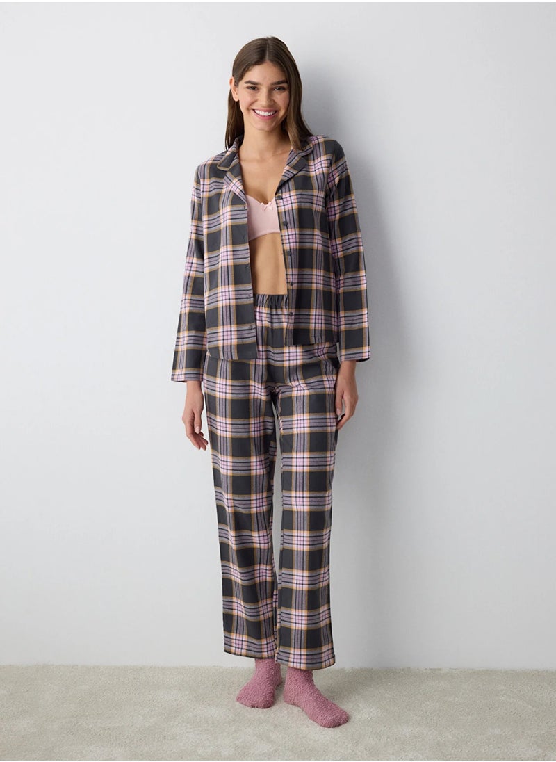 Halie Checked Grey Shirt and Pants Pajama Set - pzsku/Z990FA8450C3C75FFEAB0Z/45/_/1732202151/5043756a-252a-40a8-8d55-4cda28a39a74