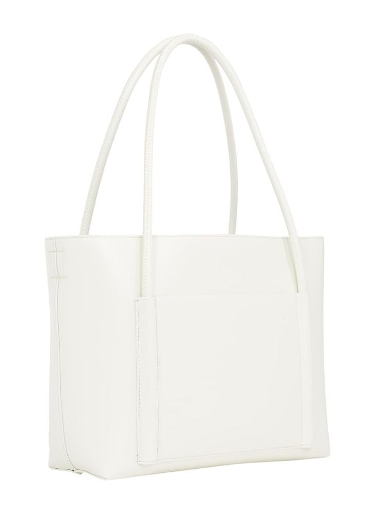 CALVIN KLEIN - MEDIUM SHOPPER - Image 1