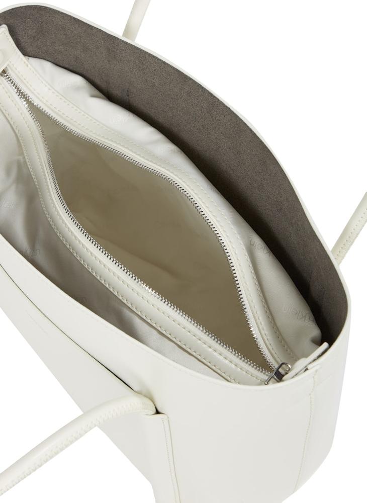 CALVIN KLEIN - MEDIUM SHOPPER - Image 1