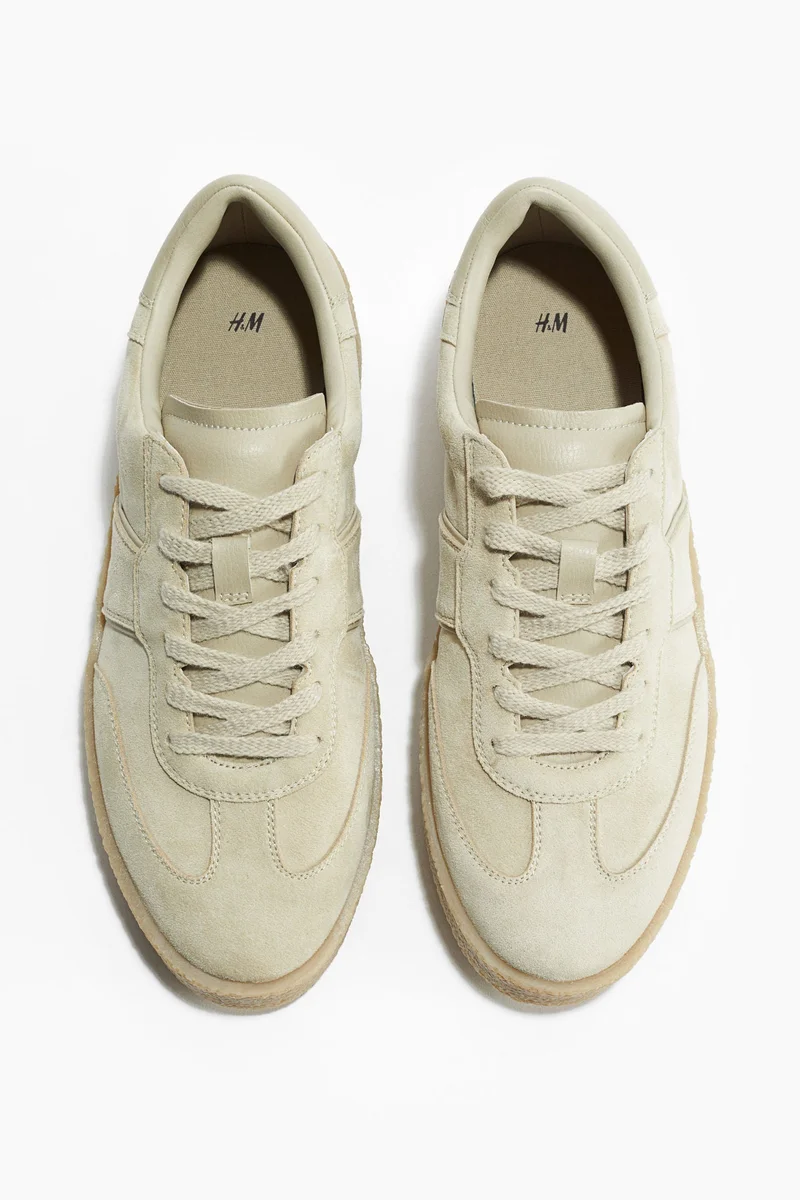 اتش اند ام حذاء رياضي بنعل سميك