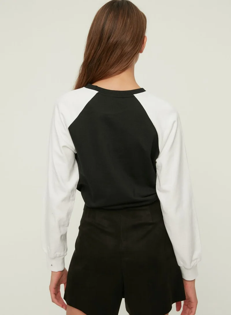 trendyol Tie Detail Colorblock Crop Sweatshirt