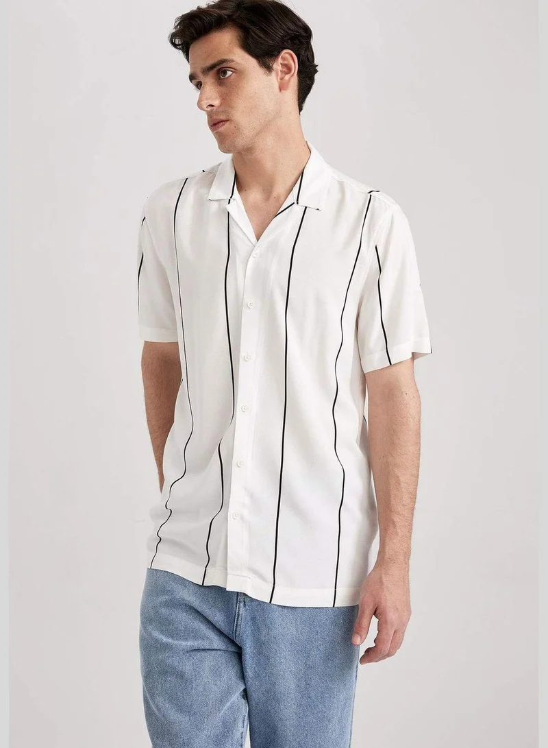 ديفاكتو قميص بوبلين مخطط بأكمام قصيرة وقصة عادية