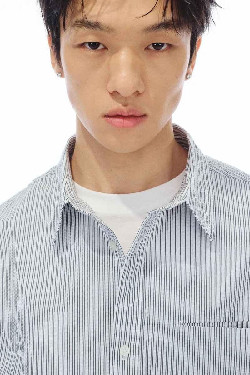 H&M  Loose Fit Short-sleeved seersucker shirt for Men | Best Price UAE