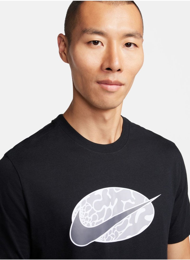 Nike - Nsw 12Mo Swoosh Sp24 T-Shirt - Image 1