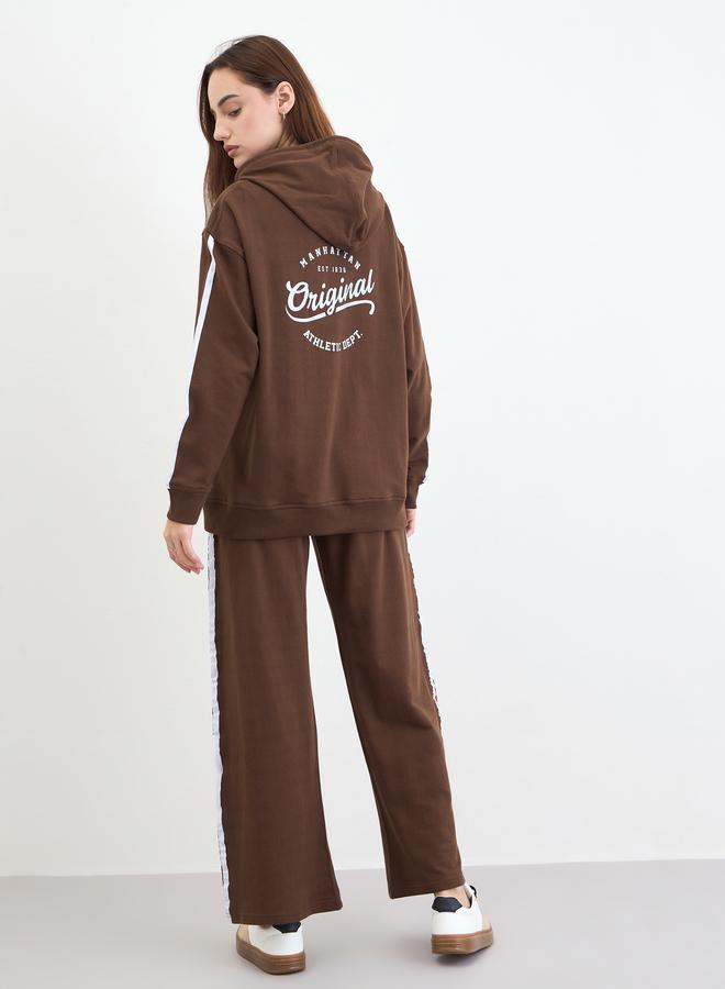 ستايلي طقم منسق من جوغر وهودي طويل بطبعات - Image 4