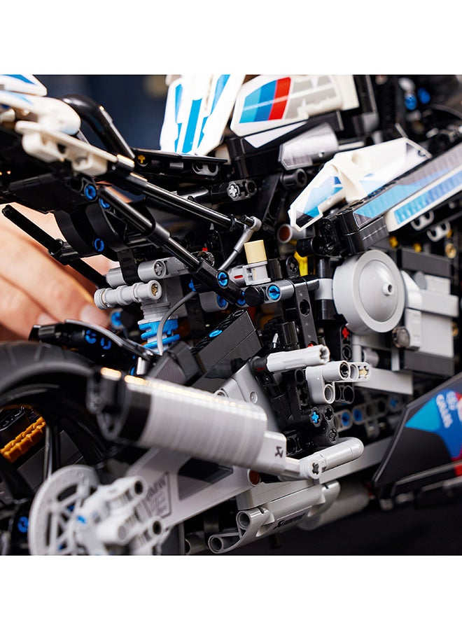 ليغو مجموعة نموذج الدراجة النارية  BMW M 1000 RR من LEGO® Technic للبالغين؛ استمتعوا ببناء نموذج عرض فاخر للدراجة النارية (1925 قطعة) - Image 5