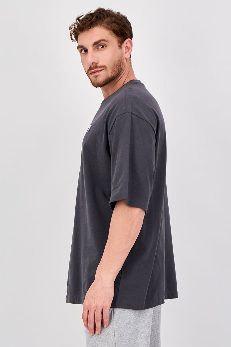 PUMA تي شيرت رياضي للرجال بأكمام قصيرة مناسب للخارج، رمادي - Image 2