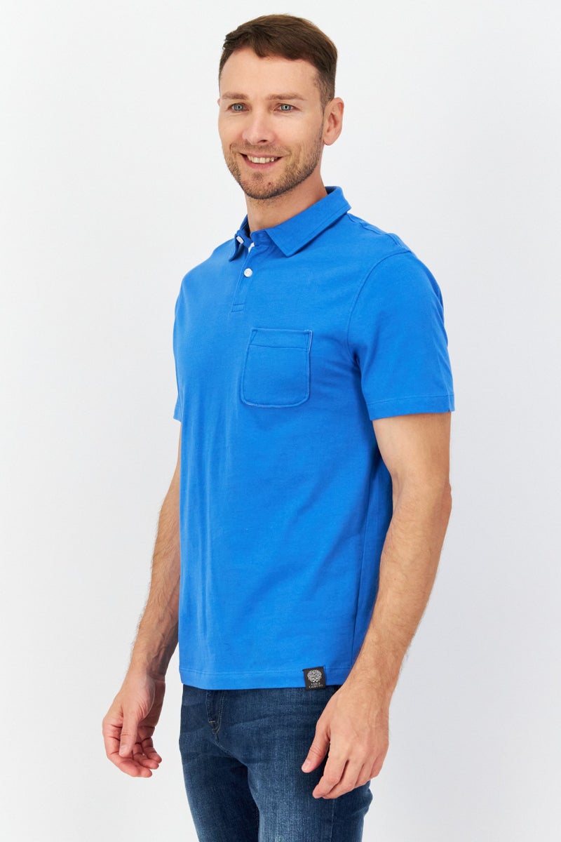 VINCE CAMUTO تي شيرت بولو بأكمام قصيرة للرجال بتصميم عادي وشعار مطرز، أزرق - Image 2