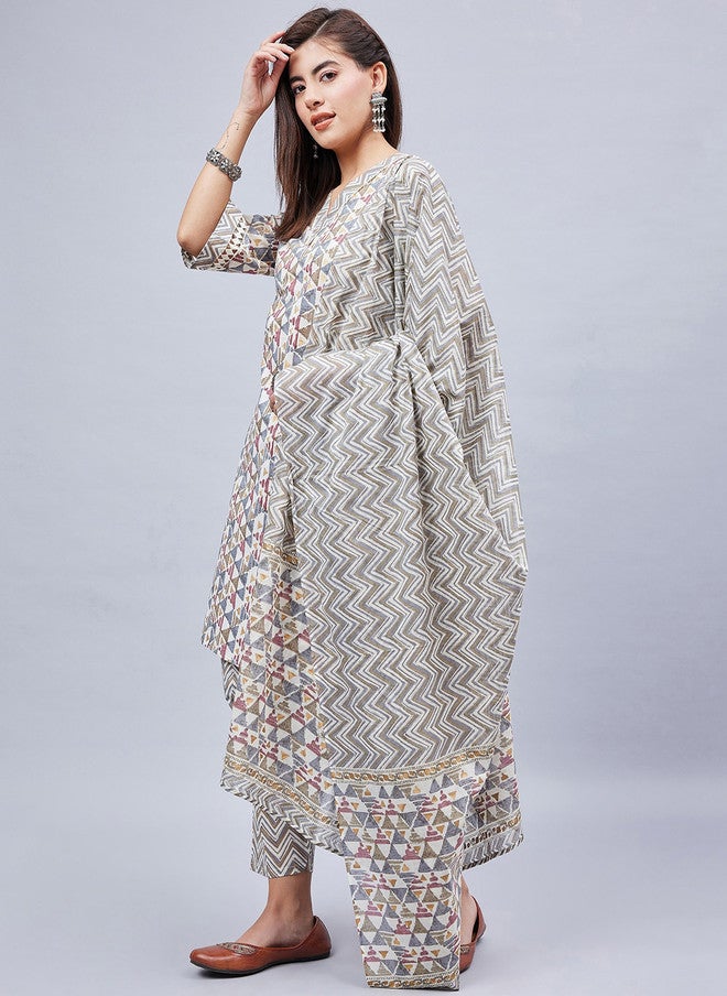 WineRed Geometric Printed Pure Cotton Kurta With Salwar & Dupatta for Women - Image 2