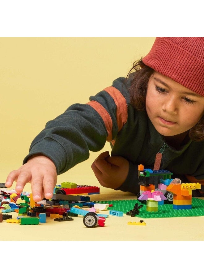 LEGO Green Building Baseplate 11023 - Image 4