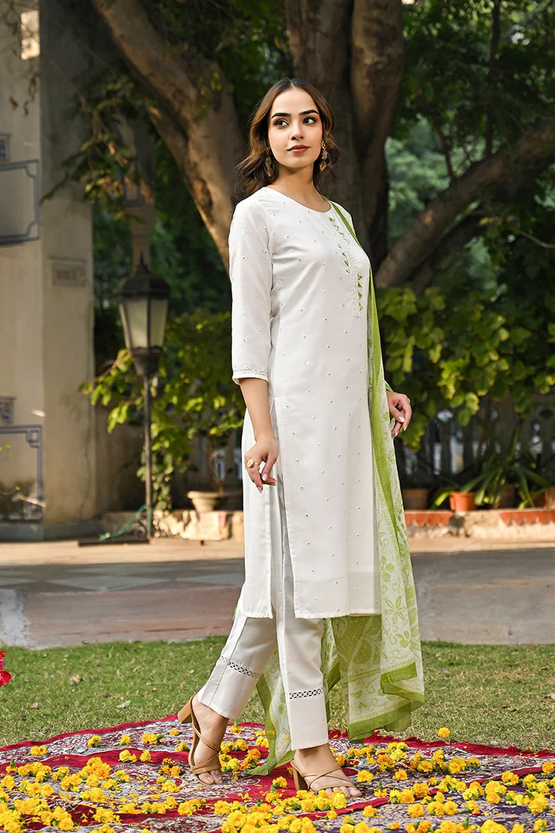 ZERESOUQ Green Rayon Blend Solid Embroidered Straight Kurta Set