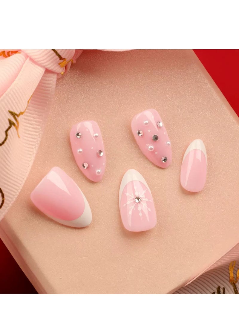 جوسكوين أظافر لاصقة، 24 قطعة، أطراف أظافر بتصميم ندفة الثلج لعيد الميلاد، أظافر صناعية مؤقتة مع أحجار الراين اللامعة، أطراف مانيكير فرنسي، وصلات أظافر لامعة لفن الأظافر الاحتفالي الخاص بالأعياد، أظافر أكريليك مع مجموعة صمغ. - Image 2