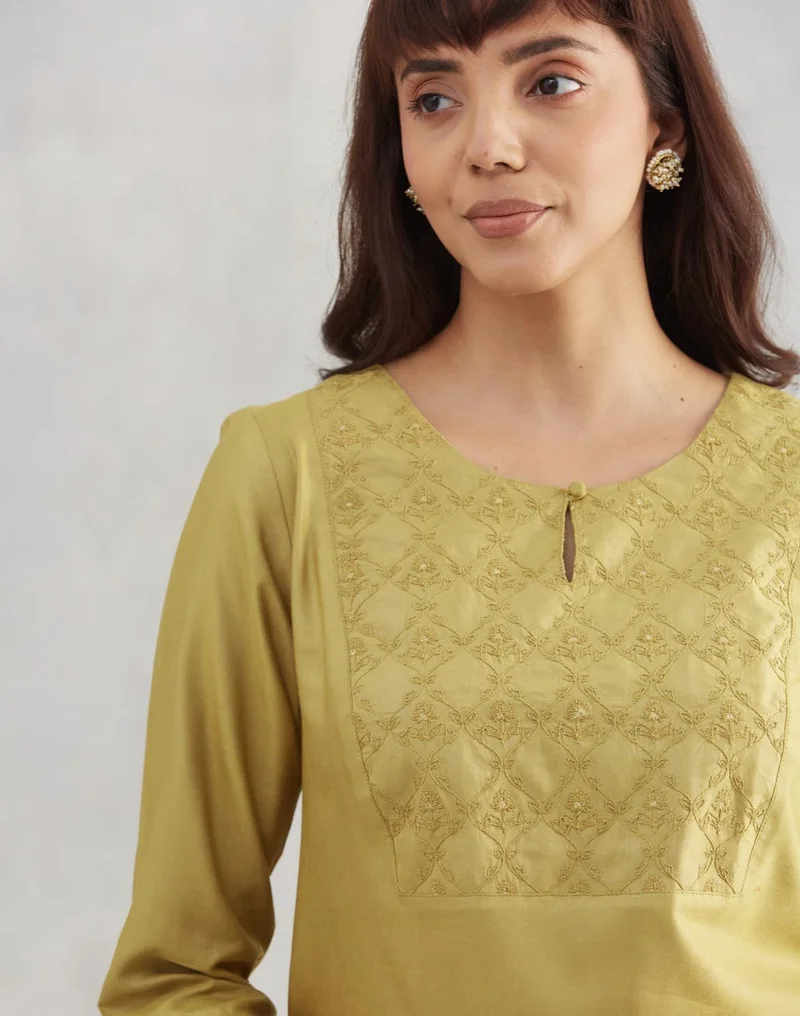 Fabindia Green Viscose Silk Embroidered Knee Length Kurta