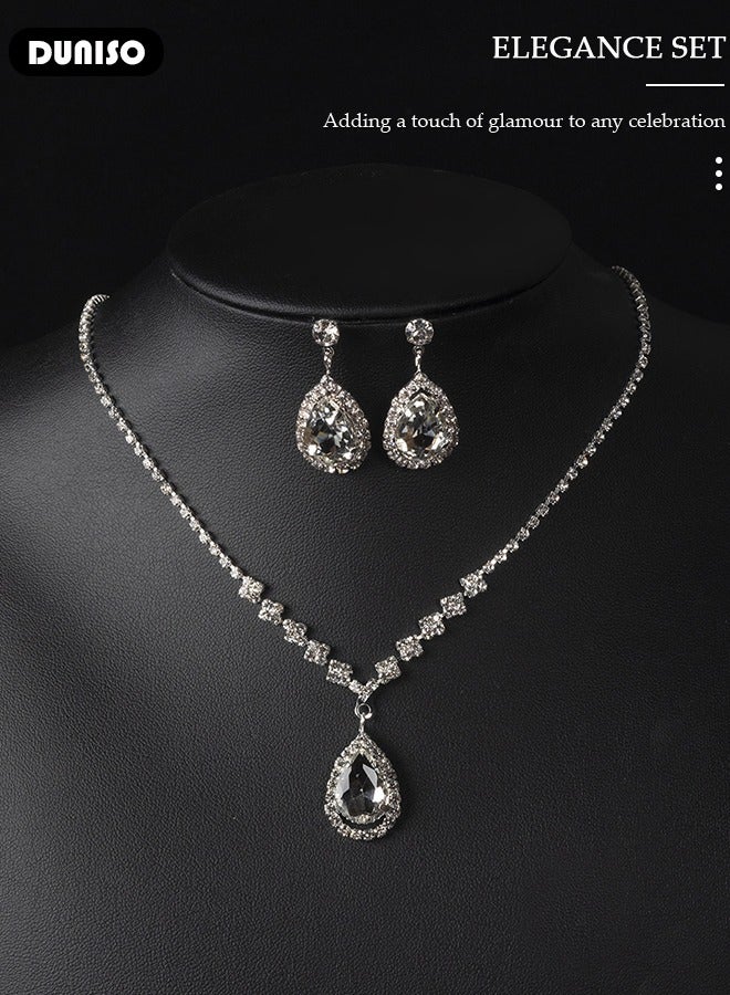 DUNISO 4Pcs Silver Jewelry Set with Clutch Purse, Deluxe Bag for Light Luxury Dinner Party, Bridal Wedding Choker Bracelet, Water Drop Pendant Necklace, Women Rhinestone Evening Clutch Bag  - Image 4