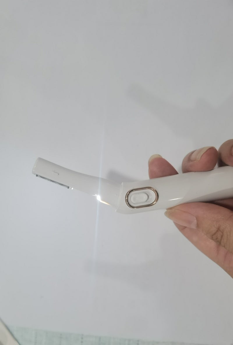 Shaver and Trimmer Hair Remover for Women, Dry Use Electric Razor, Personal Groomer for Intimate Ladies Shaving, No Bump, Smooth Shave - Image 4