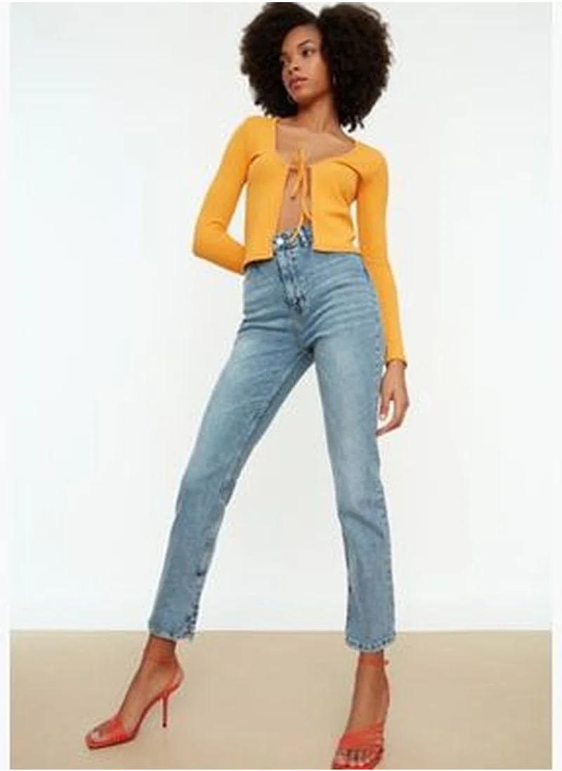 trendyol Blue Slit High Waist Straight Jeans TWOSS22JE0430