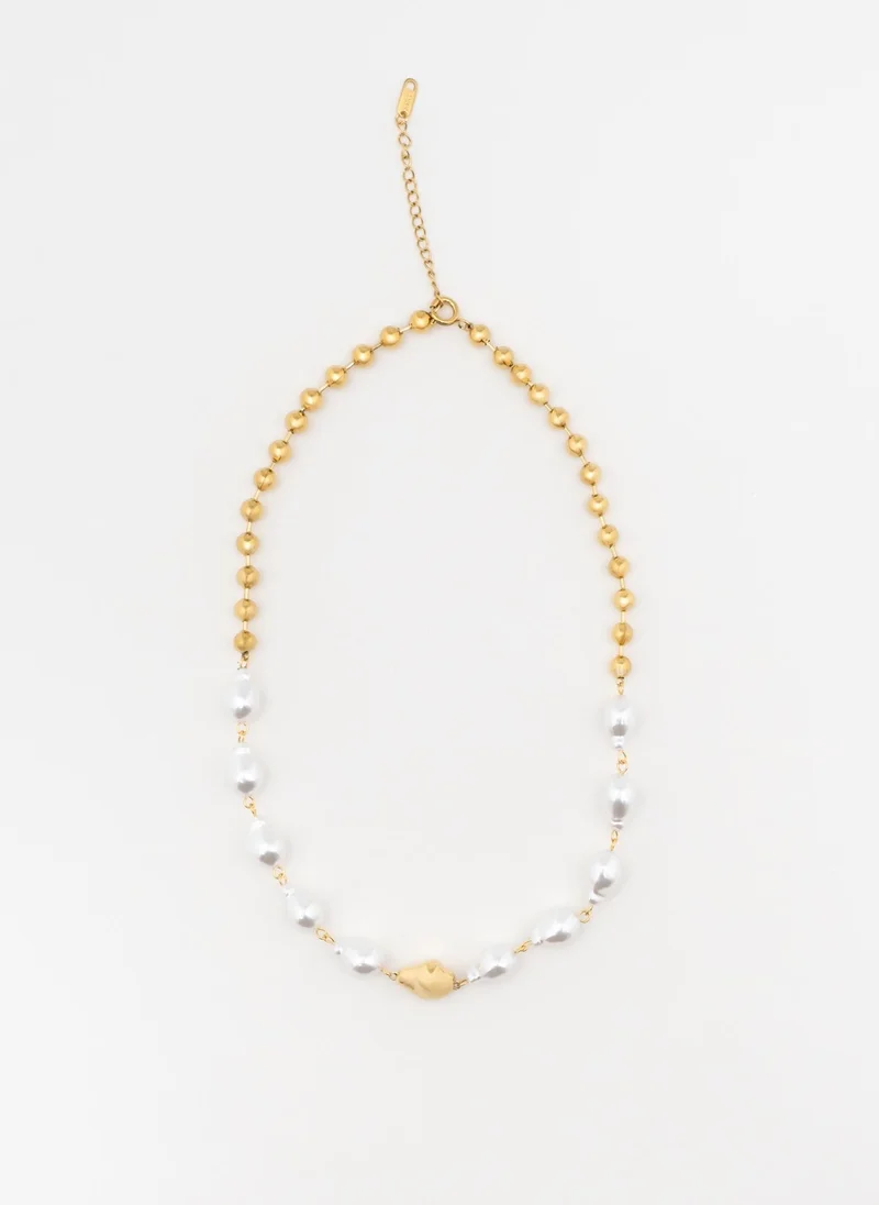 ليتشي قلادة مركبة من اللؤلؤ والخرز الذهبي