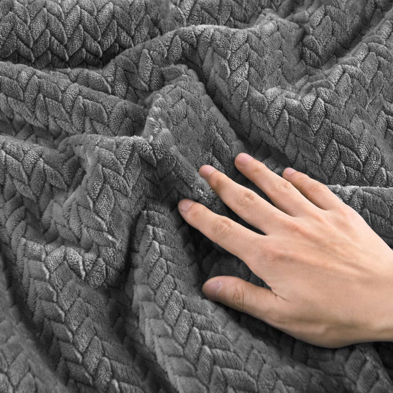ChiXpace Flannel Fleece Comforter King Set - Furry Grey Leaves Pattern Faux Fur Bed Set, Winter Ultra Soft Fuzzy Comfort Set, Velvet Bedding Set for Bed with 2 Pillow Cases - Image 4