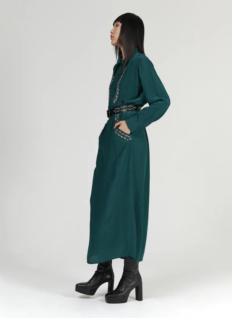 ليم فستان مزين بنقشات الأزهار