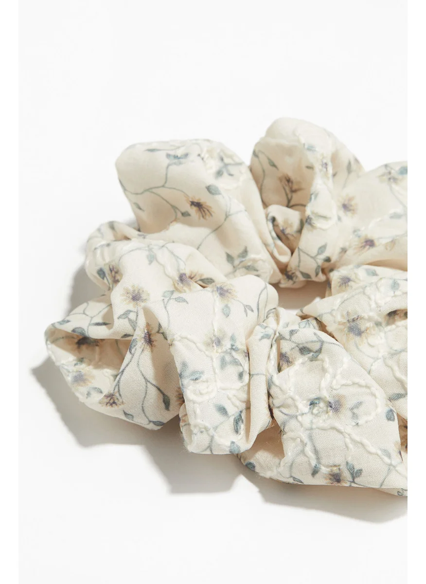 اتش اند ام Embroidered Scrunchie