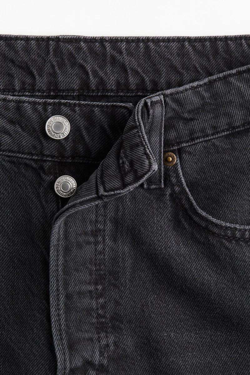 اتش اند ام جينز بخصر عادي وقصّة مستقيمة