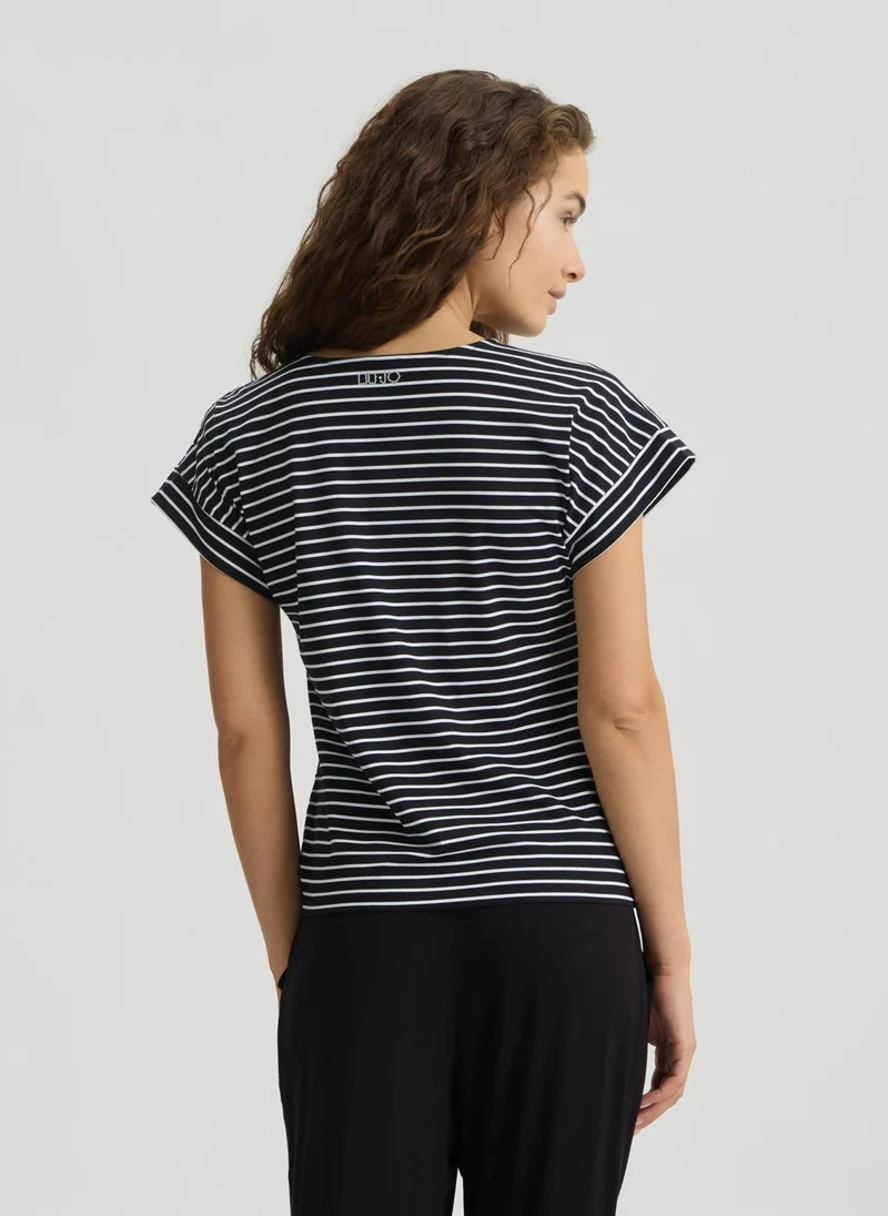 ليو جو تيشيرت مخطط