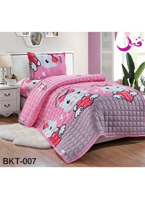 Compressed bed comforter set consisting of 3 pieces with children's drawings