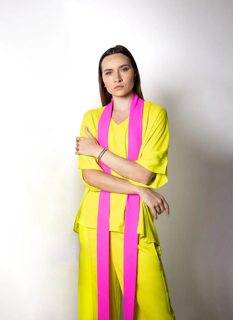 جانارا جونز Neon-Yellow Crepe Billy Top