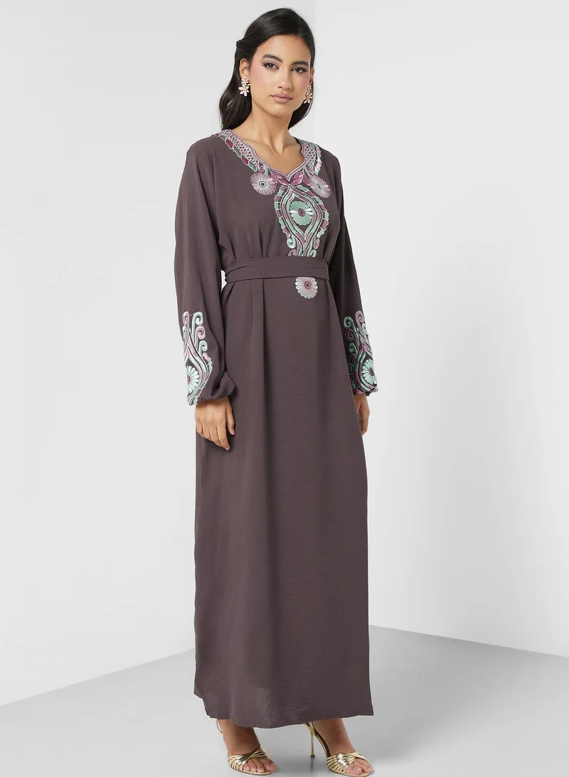 hayas closet Embroidered Belted Jalabiya