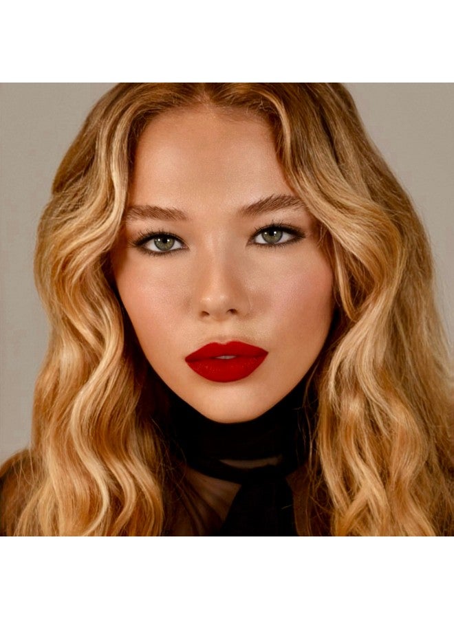 Le Metier De Beaute Colour Core Long-Lasting Matte Lipstick, Highly Pigmented Color, Infused with Argan Oil & Vitamin E (New York - classic red) - Image 5