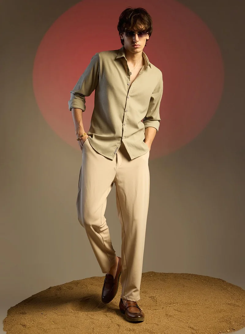 Campus Sutra Men's Asparagus Green Solid Seersucker Shirt