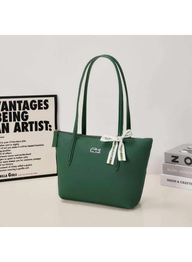 لاكوست حقيبة يد لاكوست للنساء، حقيبة توت - أخضر غامق