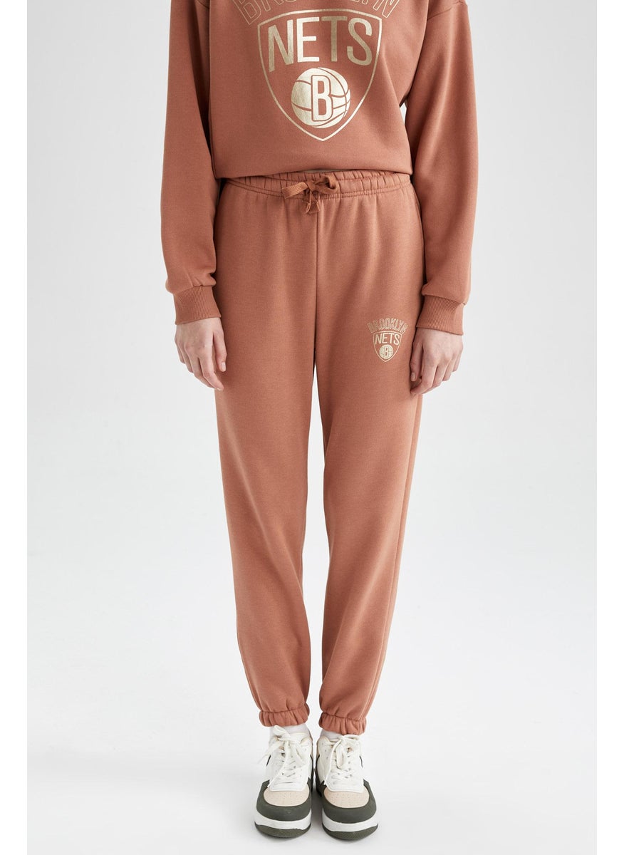 DeFacto Woman DeFactoFit Standard Fit Brooklyn Nets Licensed Sweatpants  - Image 5